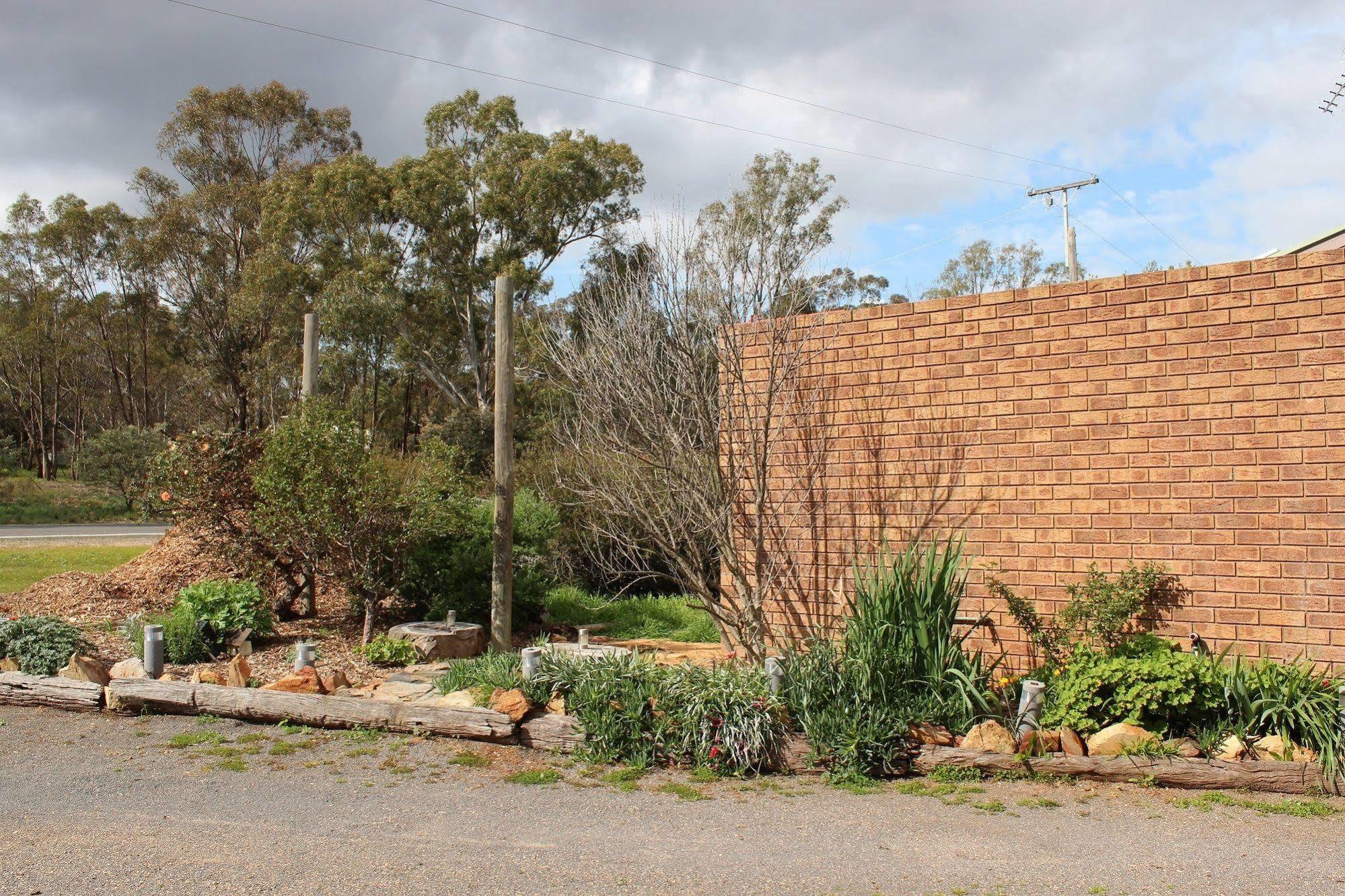 Dunolly Golden Triangle Motel Bagian luar foto