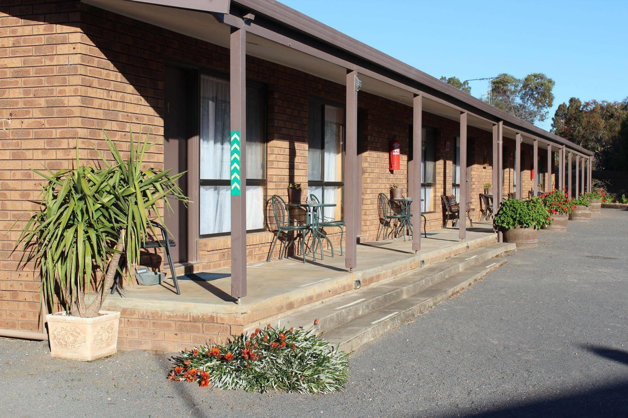 Dunolly Golden Triangle Motel Bagian luar foto
